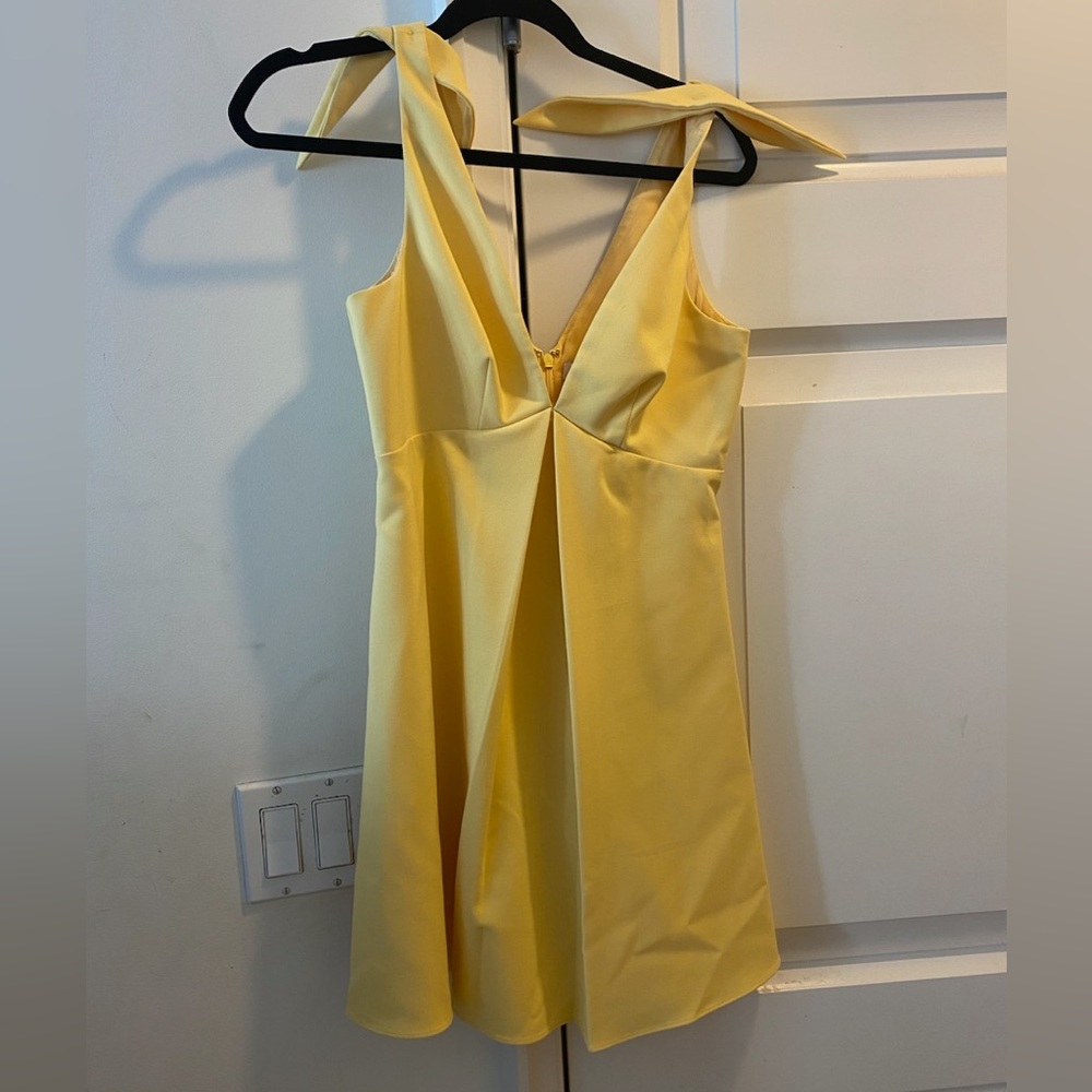 Yellow cocktail dress!